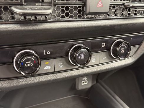 Used 2025 Honda HR-V LX image 19