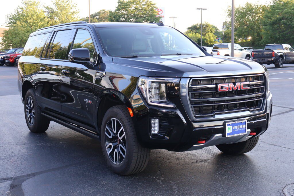 Used 2023 GMC Yukon XL AT4 w/ AT4 Premium Package AWD/4WD image 11