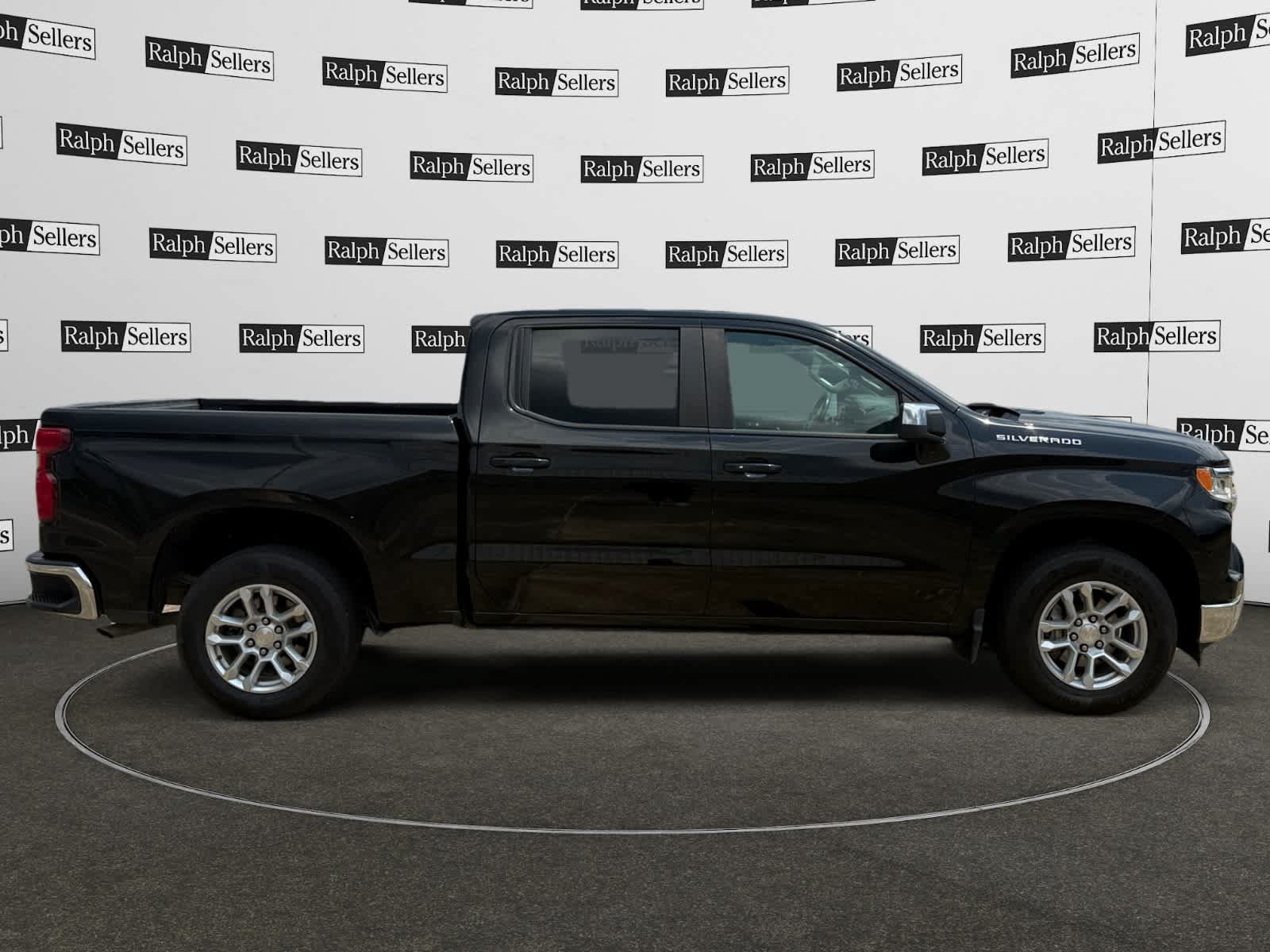 Used 2023 Chevrolet Silverado 1500 LT w/ Protection Package RWD image 7