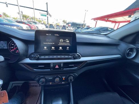 Used 2021 Kia Forte LXS FWD image 2