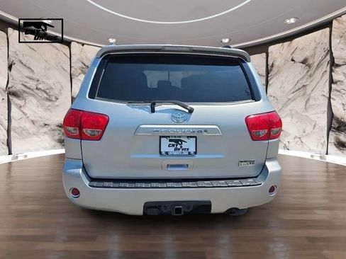 Used 2015 Toyota Sequoia SR5 AWD/4WD image 6