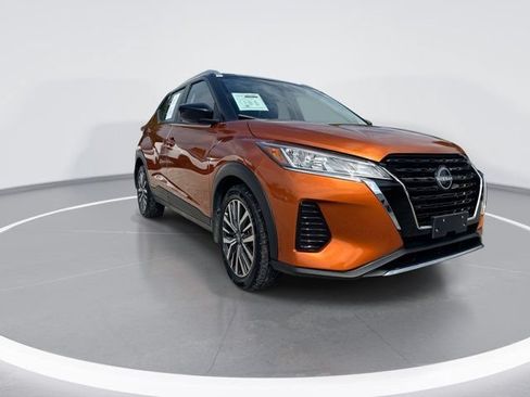 Used 2023 Nissan Kicks SV FWD image 4
