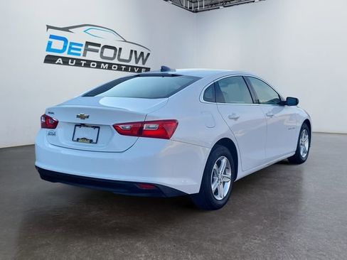 Used 2023 Chevrolet Malibu LS image 3