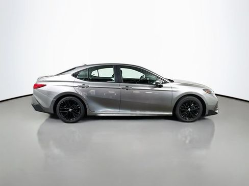 Used 2025 Toyota Camry SE FWD image 7