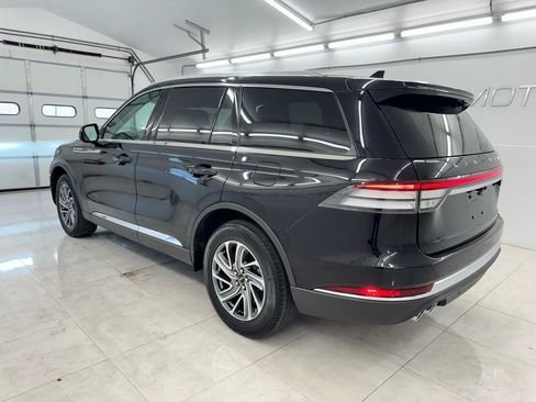 Used 2023 Lincoln Aviator AWD w/ Elements Package image 6