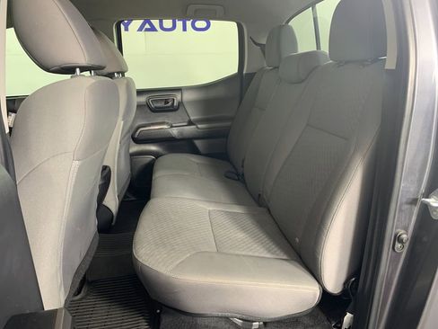 Used 2022 Toyota Tacoma SR5 RWD image 32