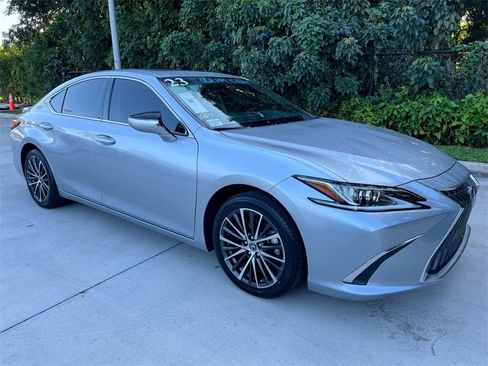 Certified 2023 Lexus ES 300h w/ Premium Package image 2