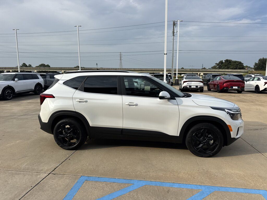 Certified 2026 Kia Seltos EX w/ EX Sunroof Package FWD image 13