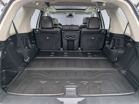 Certified 2025 Honda Pilot Touring image 11