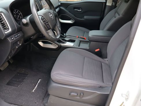 Used 2024 Nissan Frontier SV w/ SV Convenience Package RWD image 15
