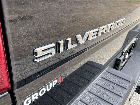 Used 2023 Chevrolet Silverado 1500 High Country w/ Z71 Off-Road Package AWD/4WD image 10