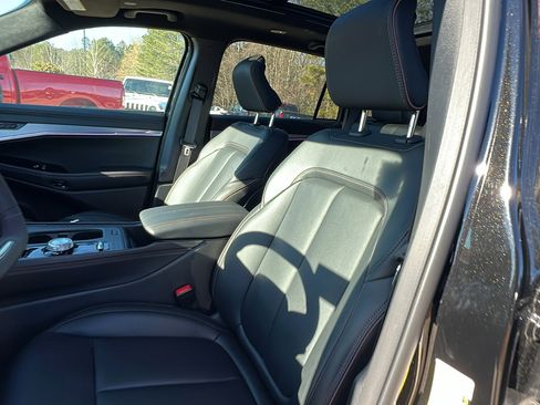 Used 2024 Jeep Wagoneer Launch Edition image 28