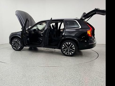 New 2026 Volvo XC90 T8 Plus w/ Protection Package AWD/4WD image 12