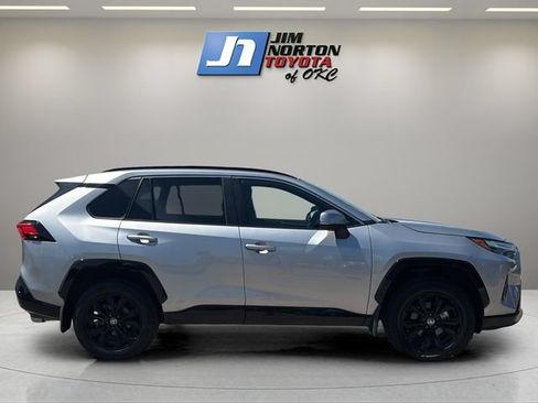 Used 2023 Toyota RAV4 SE w/ Convenience Package AWD/4WD image 4