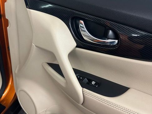 Used 2017 Nissan Rogue SL w/ SL Premium Package AWD/4WD image 34