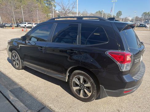Used 2018 Subaru Forester 2.5i Premium w/ All-Weather Package image 2