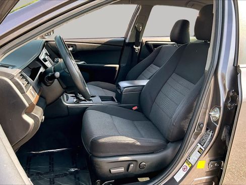 Used 2015 Toyota Camry LE FWD image 8