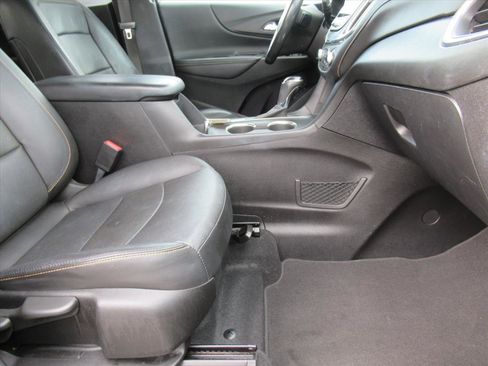 Used 2018 Chevrolet Equinox Premier image 9