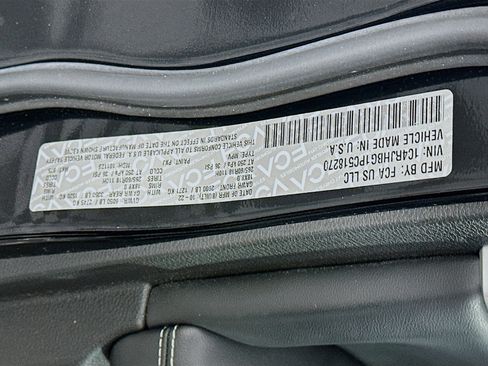 Used 2023 Jeep Grand Cherokee Limited image 12