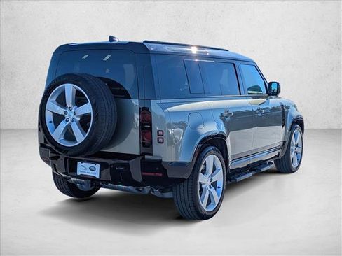 Certified 2025 Land Rover Defender 110 X-Dynamic SE image 5