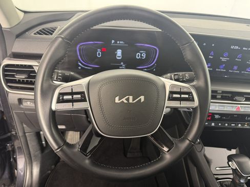 Used 2025 Kia Telluride S FWD image 21