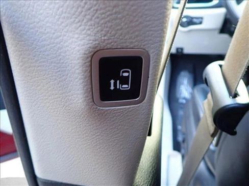 Used 2020 Chrysler Pacifica Limited image 11