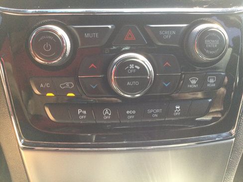 Used 2019 Jeep Grand Cherokee Altitude AWD/4WD image 29