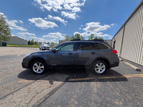 Used 2014 Subaru Outback 2.5i Limited AWD/4WD image 2