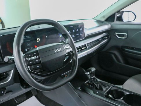Used 2025 Kia K4 FWD image 22