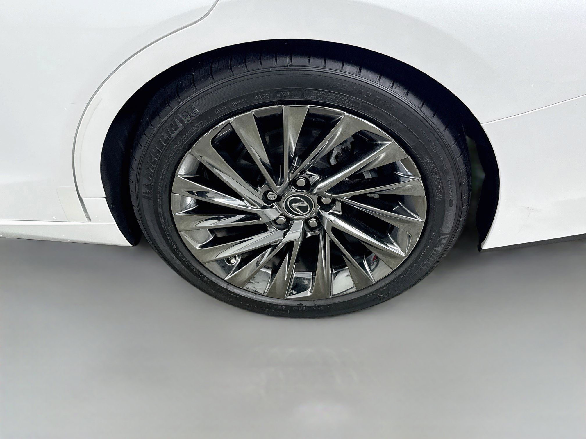 Certified 2025 Lexus ES 350 Ultra Luxury w/ Accessory Package (Z2) FWD image 30