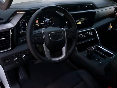 Used 2025 GMC Sierra 1500 Denali AWD/4WD image 8