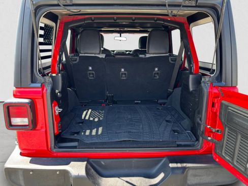 Used 2021 Jeep Wrangler Unlimited Sport image 16