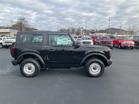 New 2025 Ford Bronco 2-Door image 4