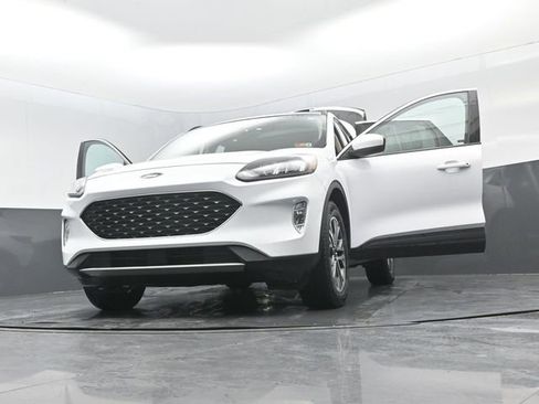 Used 2020 Ford Escape SEL image 39