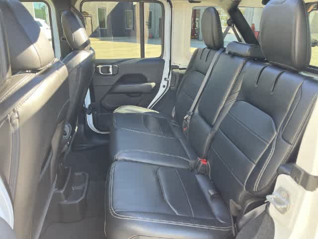 Used 2023 Jeep Wrangler Unlimited Sahara AWD/4WD image 18