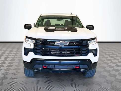 Used 2025 Chevrolet Silverado 1500 LT Trail Boss AWD/4WD image 2