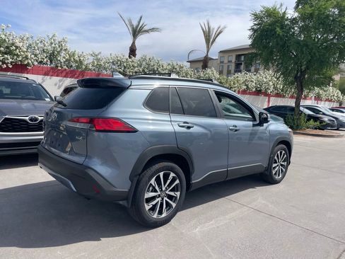 Used 2024 Toyota Corolla Cross XLE w/ Convenience Package image 2