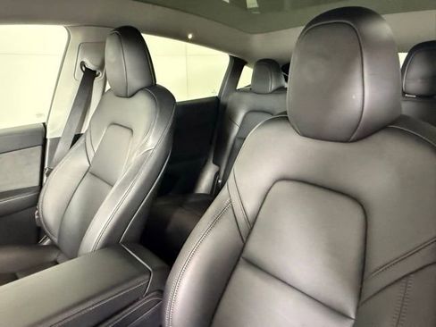 Used 2025 Tesla Model Y Long Range image 14