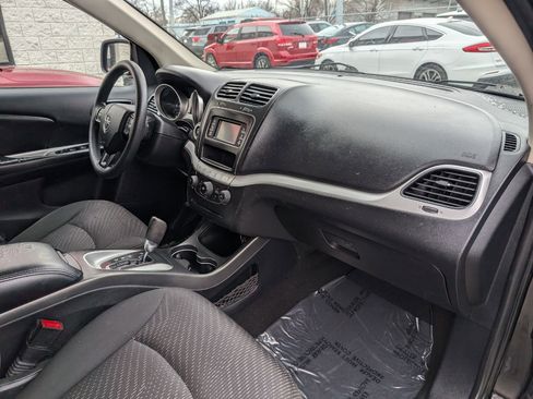 Used 2018 Dodge Journey SE image 13