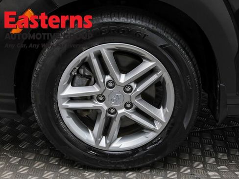 Used 2022 Hyundai Kona SE w/ Winter Weather Package image 31