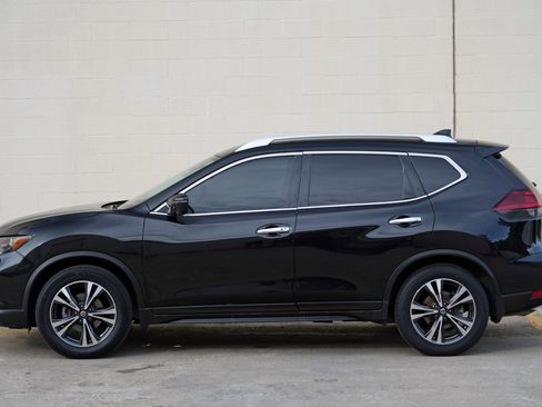 Used 2019 Nissan Rogue SV w/ Premium Package FWD image 47