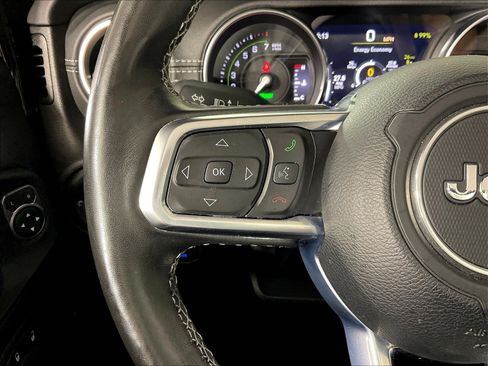 Used 2022 Jeep Wrangler Unlimited Sahara w/ Cold Weather Group AWD/4WD image 12