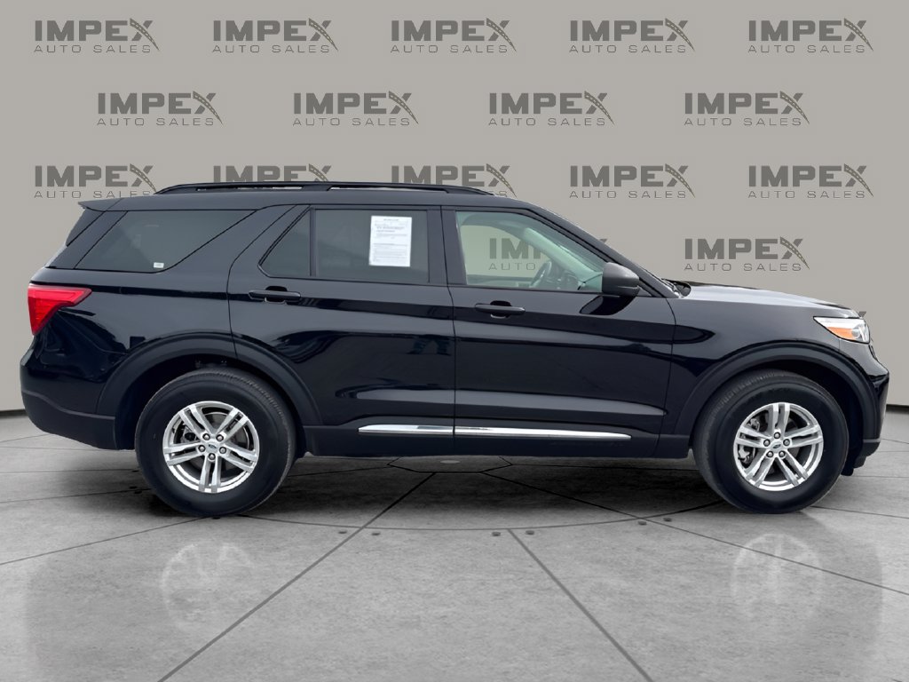 Used 2023 Ford Explorer XLT w/ Equipment Group 202A AWD/4WD image 6