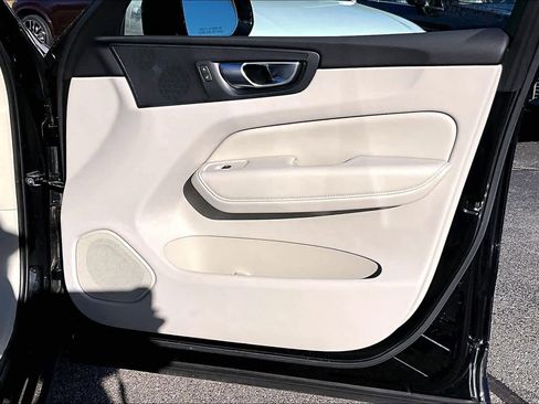 Certified 2023 Volvo XC60 B5 Plus w/ Climate Package image 20