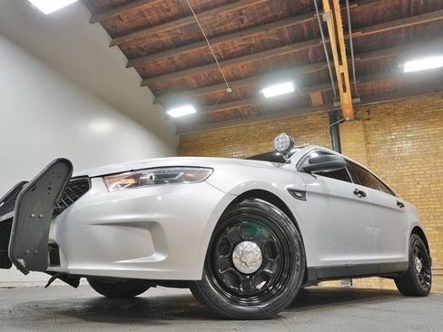 Used 2019 Ford Taurus Police Interceptor AWD image 3