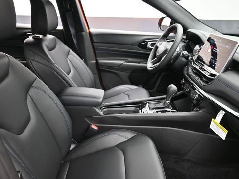 New 2026 Jeep Compass Limited image 17