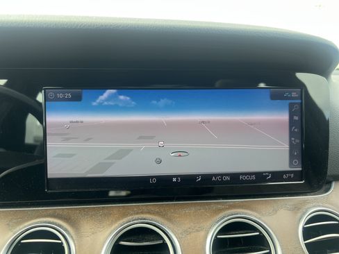 Used 2018 Mercedes-Benz E 400 4MATIC Sedan image 24