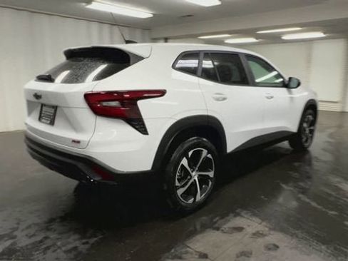 New 2026 Chevrolet Trax RS FWD image 8