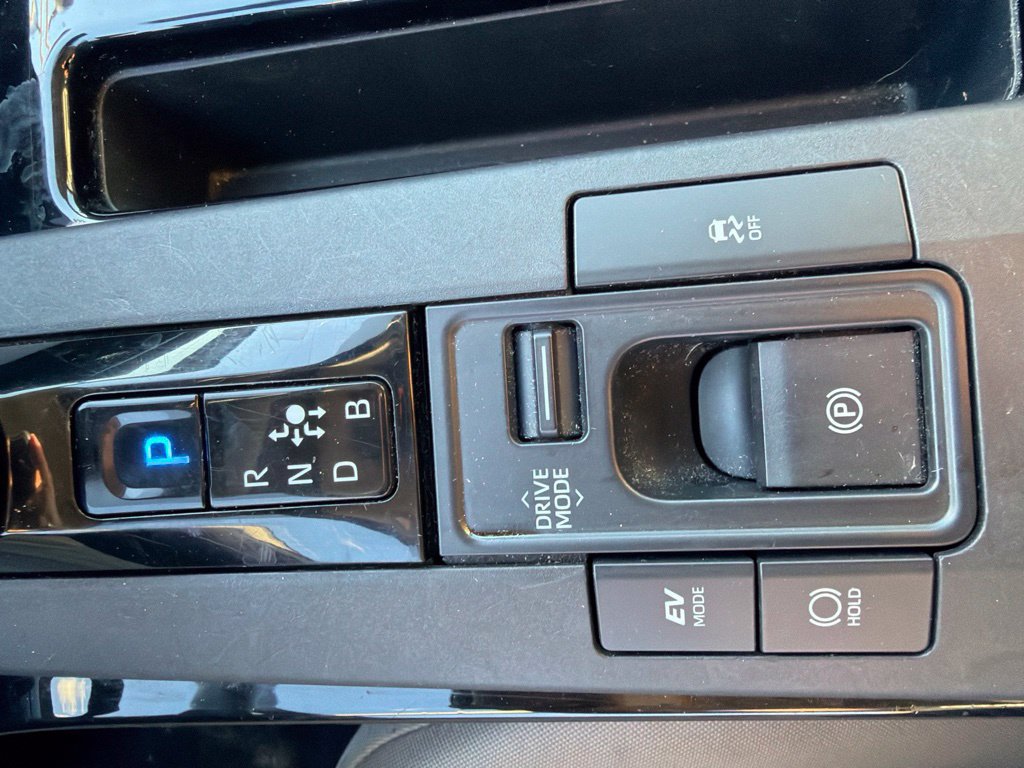 Used 2023 Toyota Prius LE FWD image 21