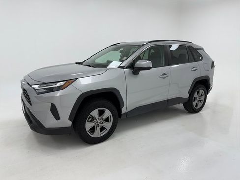 Used 2024 Toyota RAV4 XLE image 5